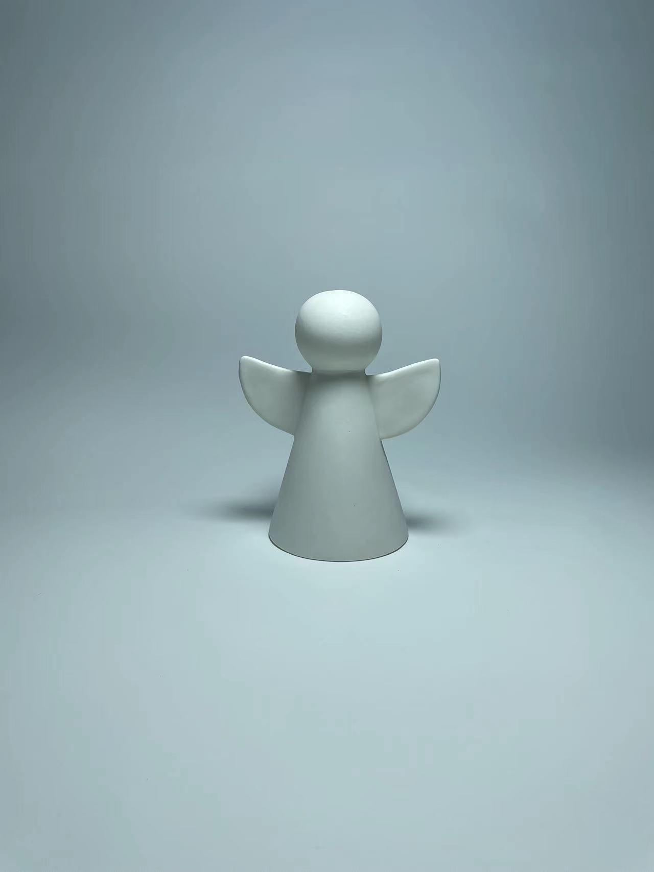 ما هي خصائص المشغولات الخزفية؟
